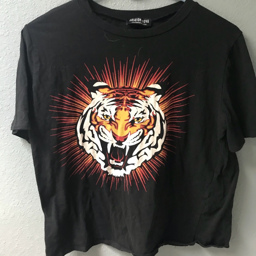 Fashion nova tiger shirt women’s